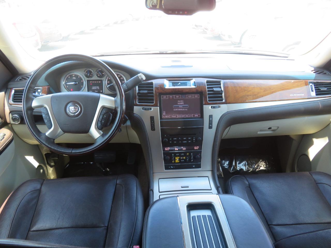 Cadillac Escalade AWD Platinum 2012