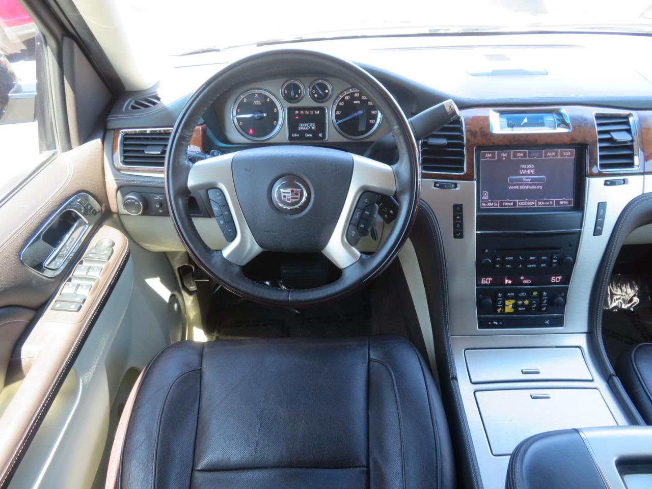 Cadillac Escalade AWD Platinum 2012