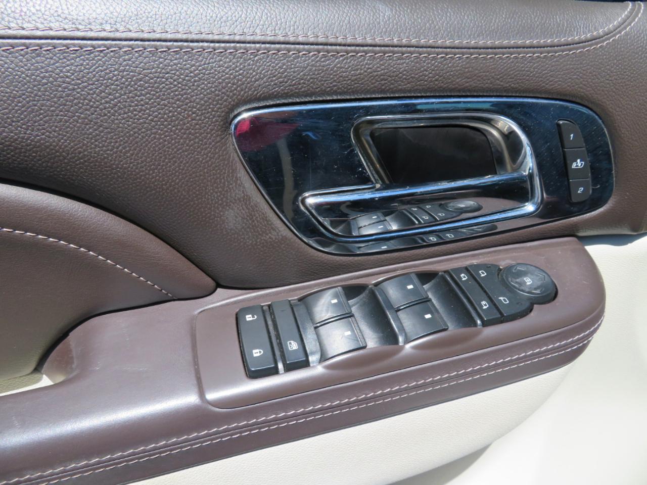 Cadillac Escalade AWD Platinum 2012