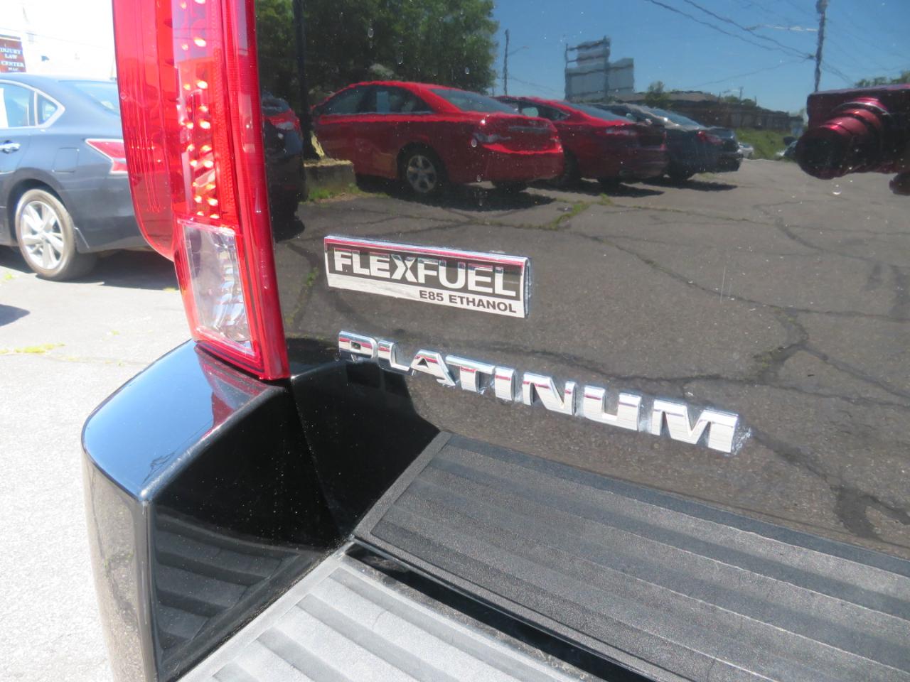Cadillac Escalade AWD Platinum 2012