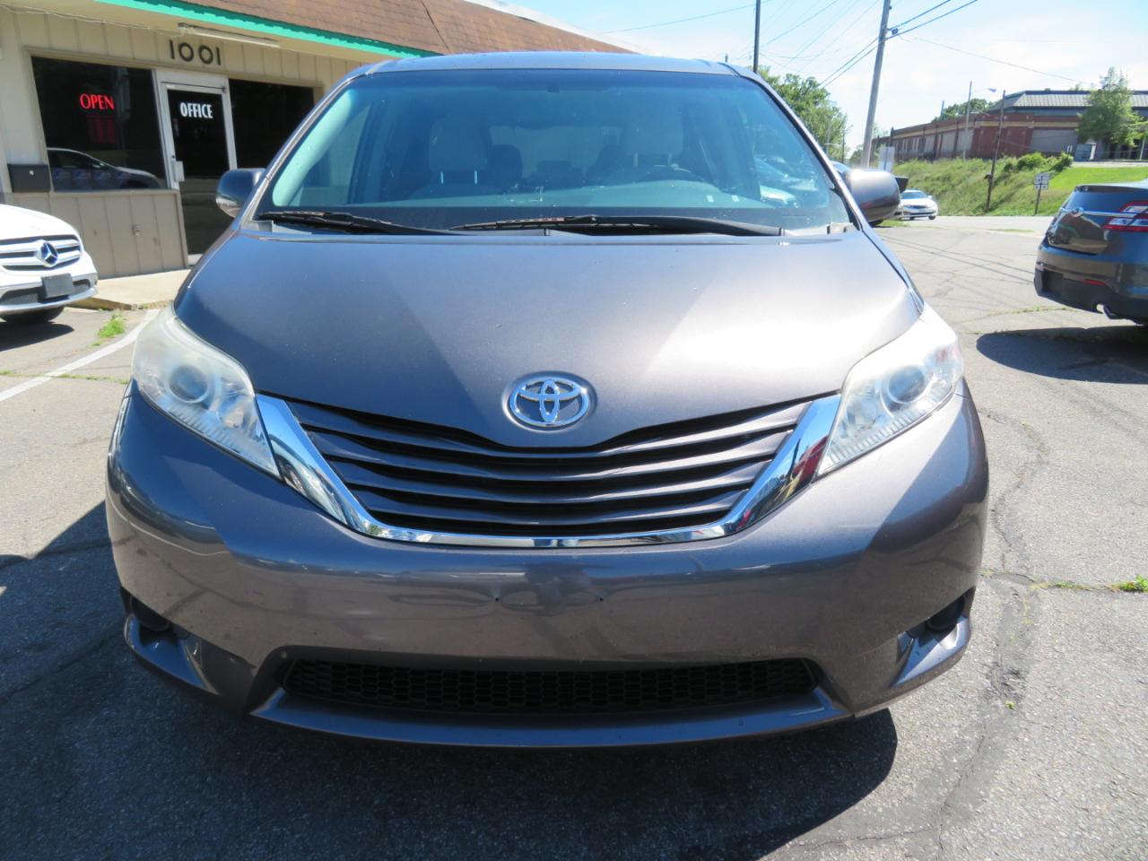 Toyota Sienna LE FWD 8-Passenger V6 2015