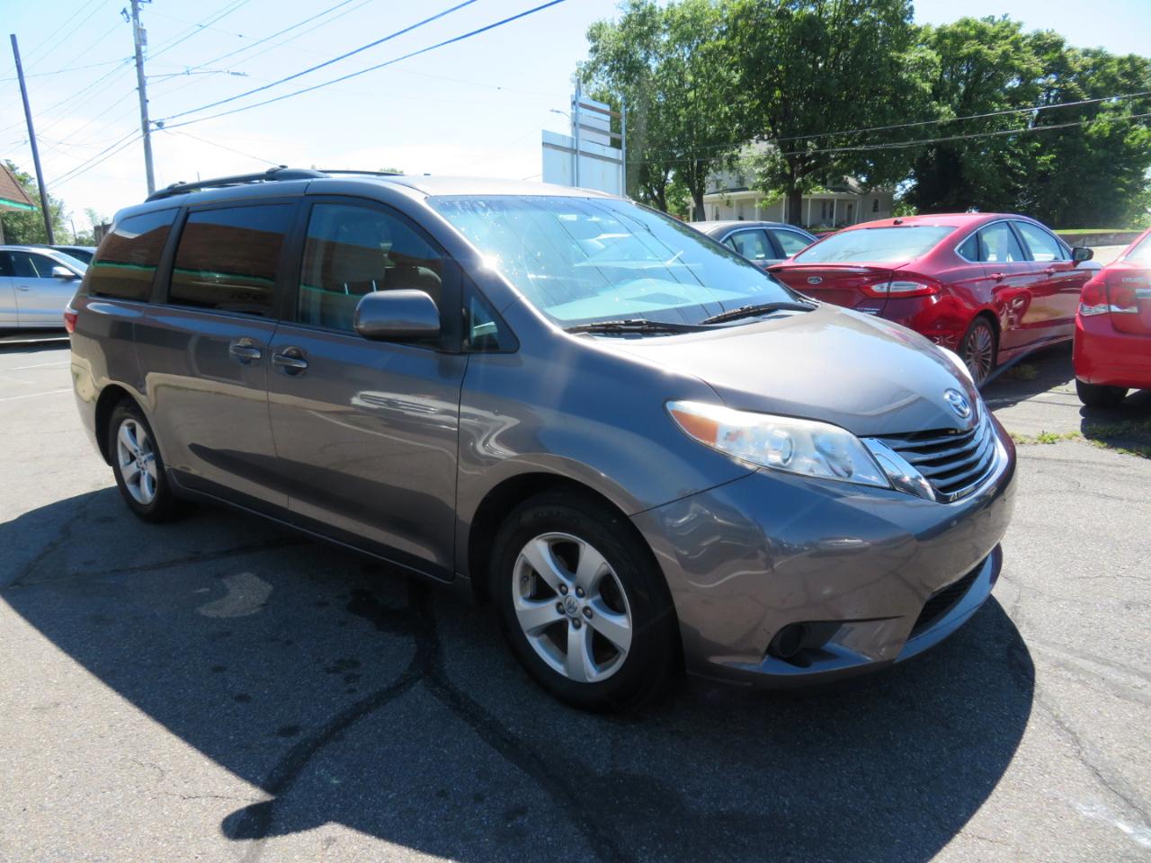 Toyota Sienna LE FWD 8-Passenger V6 2015