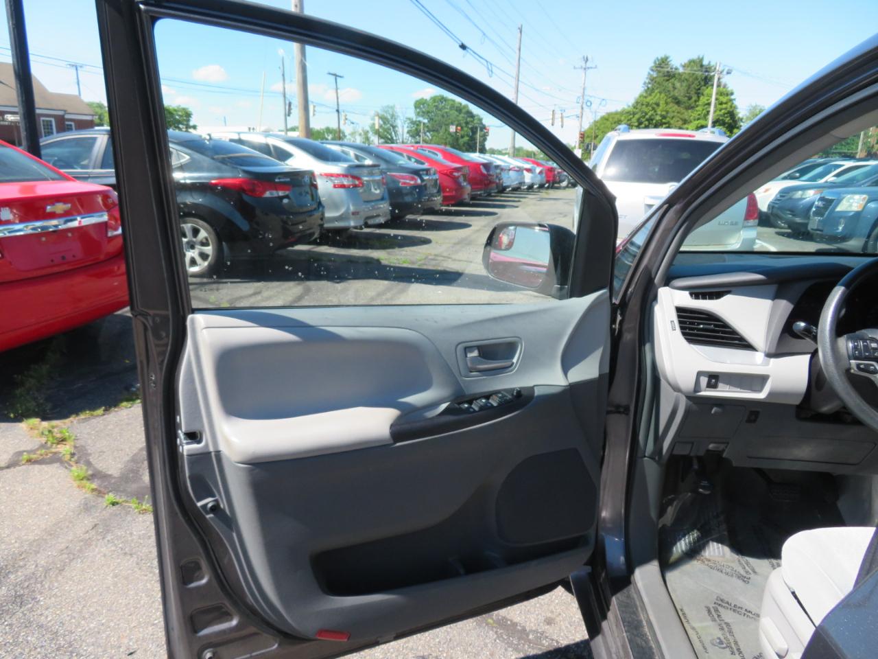 Toyota Sienna LE FWD 8-Passenger V6 2015