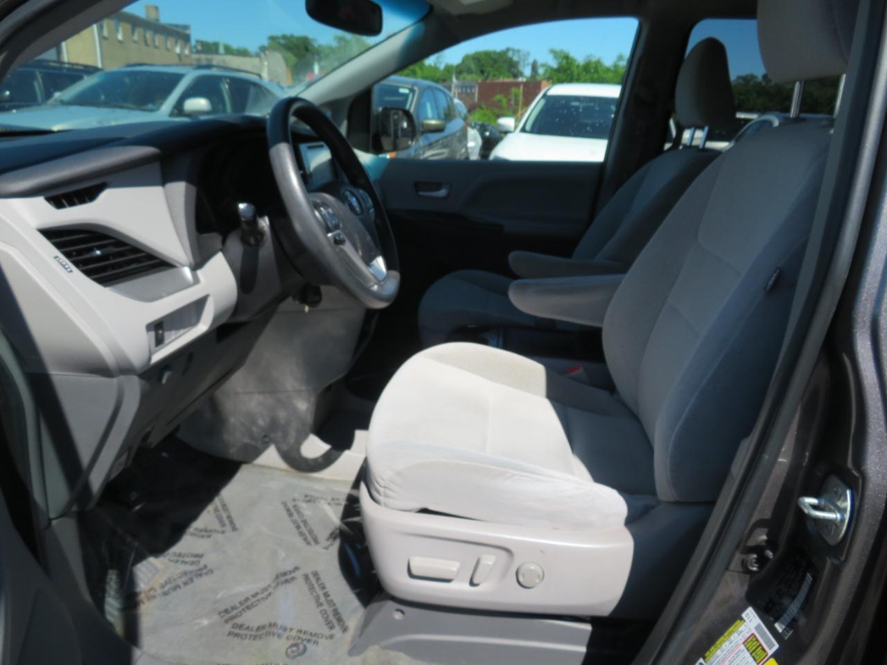 Toyota Sienna LE FWD 8-Passenger V6 2015