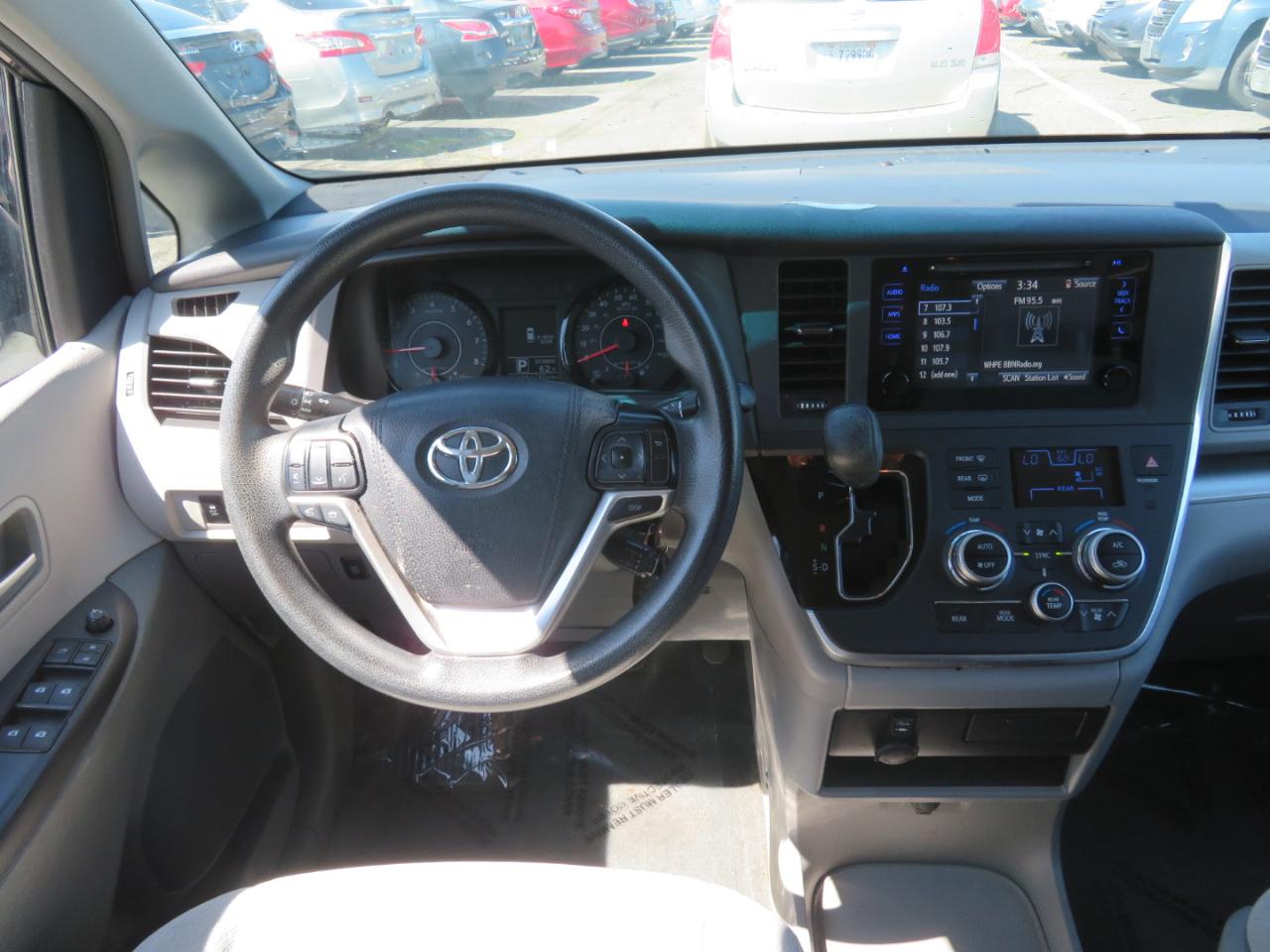 Toyota Sienna LE FWD 8-Passenger V6 2015