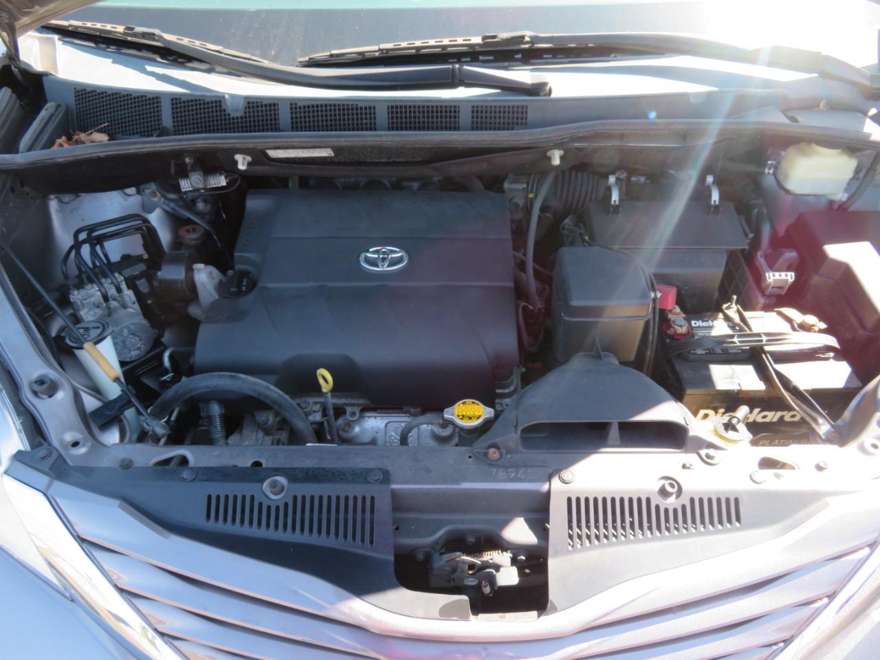 Toyota Sienna LE FWD 8-Passenger V6 2015