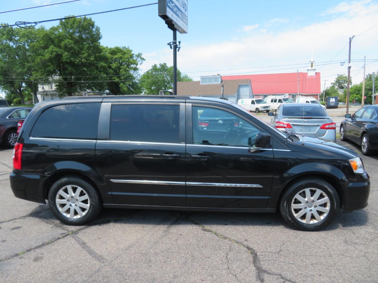 Chrysler Town & Country Touring 2013