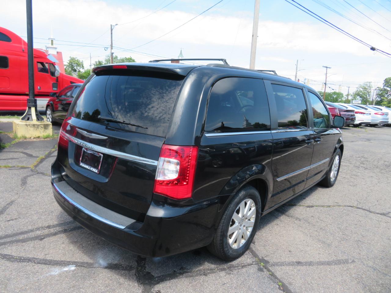 Chrysler Town & Country Touring 2013