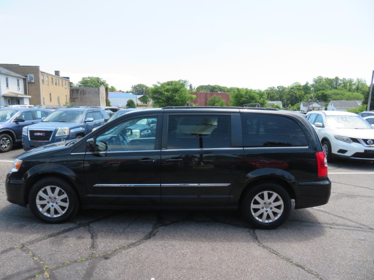 Chrysler Town & Country Touring 2013
