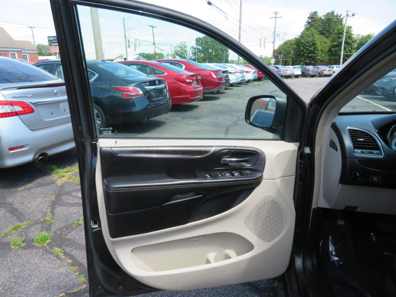 Chrysler Town & Country Touring 2013