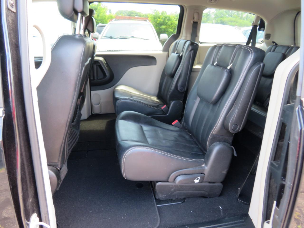 Chrysler Town & Country Touring 2013