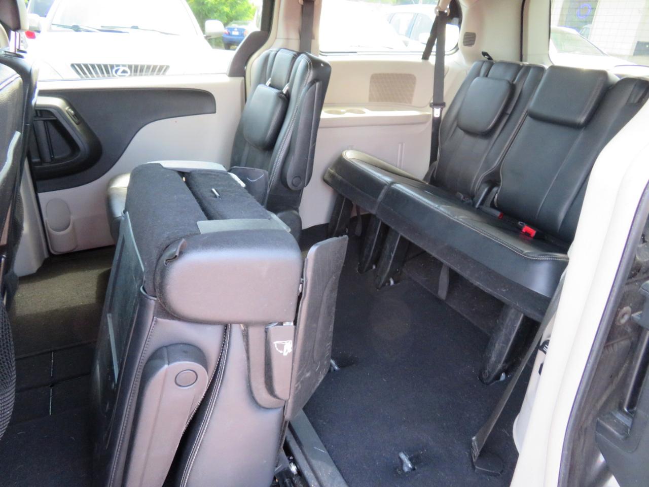 Chrysler Town & Country Touring 2013