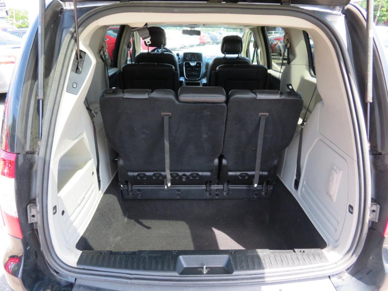 Chrysler Town & Country Touring 2013
