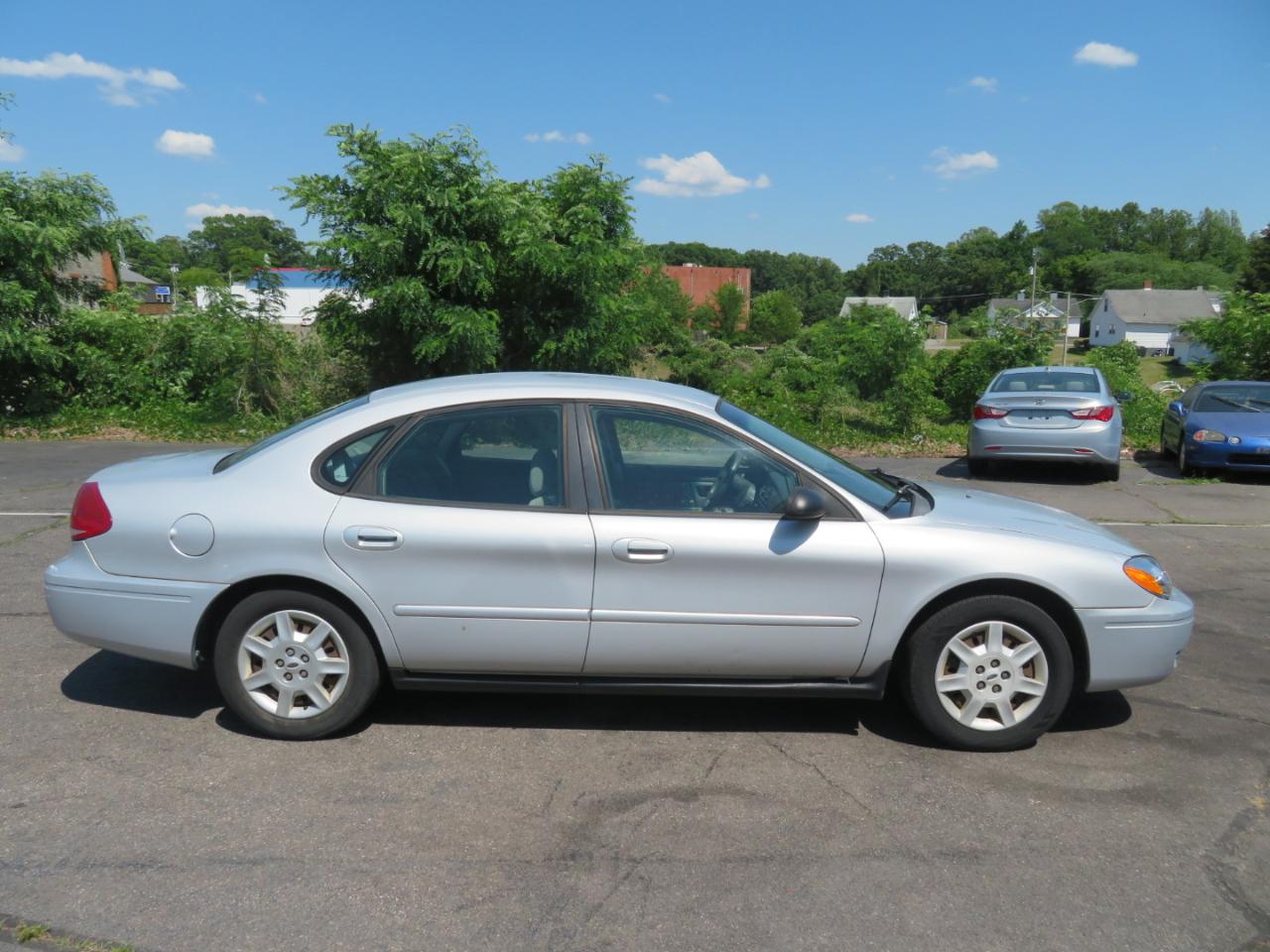 Ford Taurus SE 2007