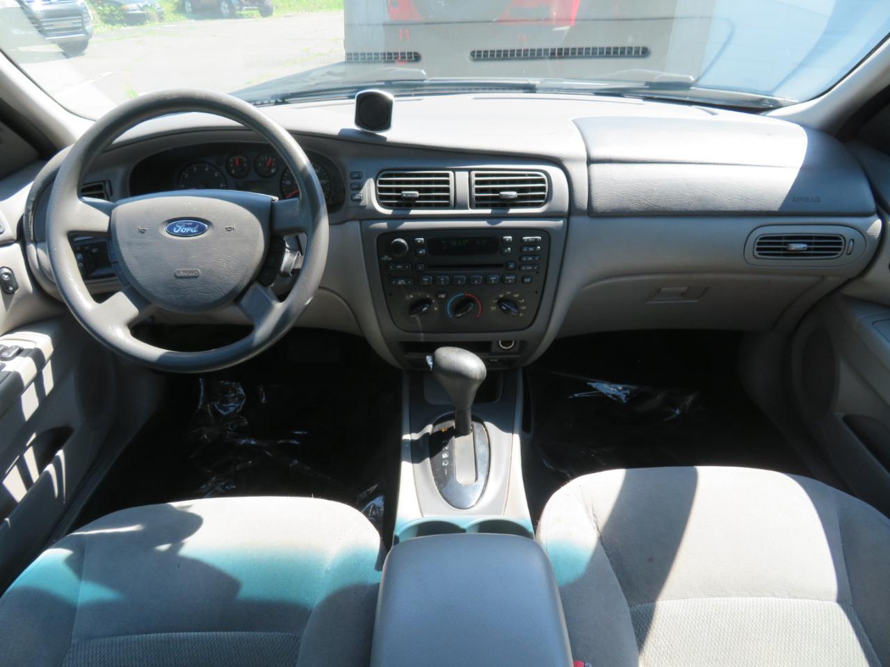 Ford Taurus SE 2007