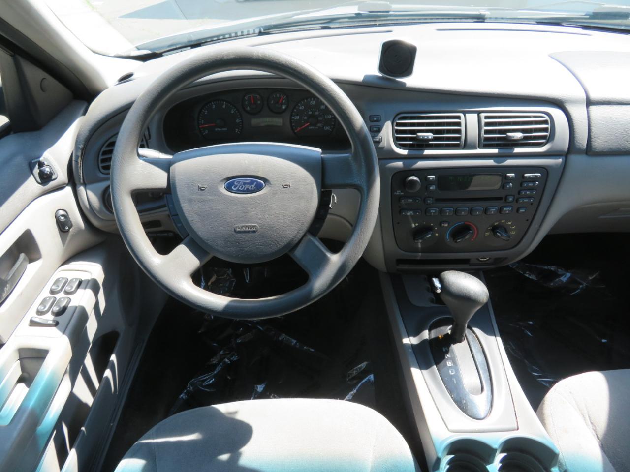 Ford Taurus SE 2007