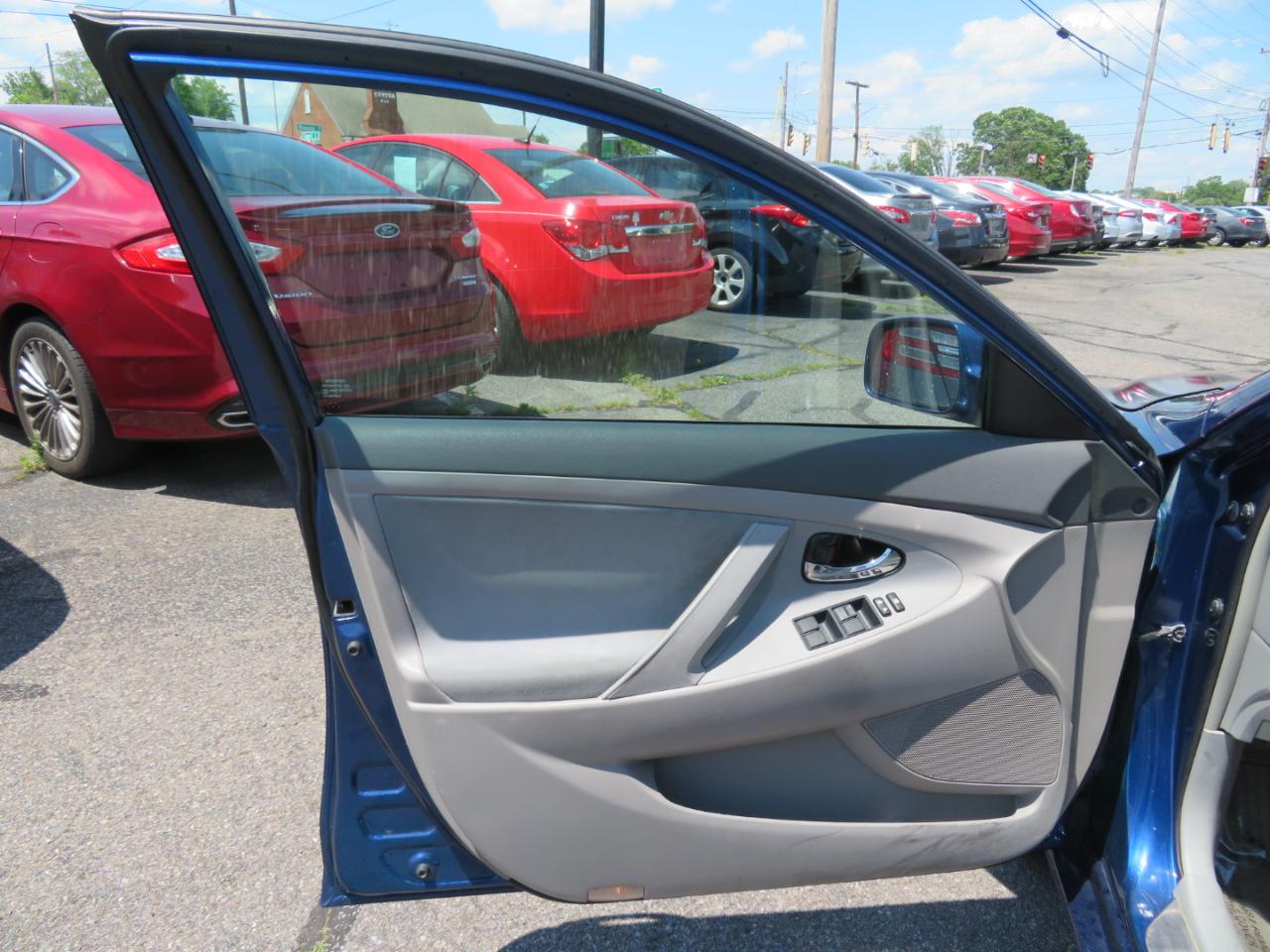 Toyota Camry LE 4D Sedan 2009