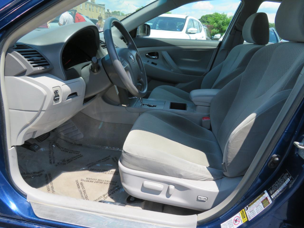 Toyota Camry LE 4D Sedan 2009