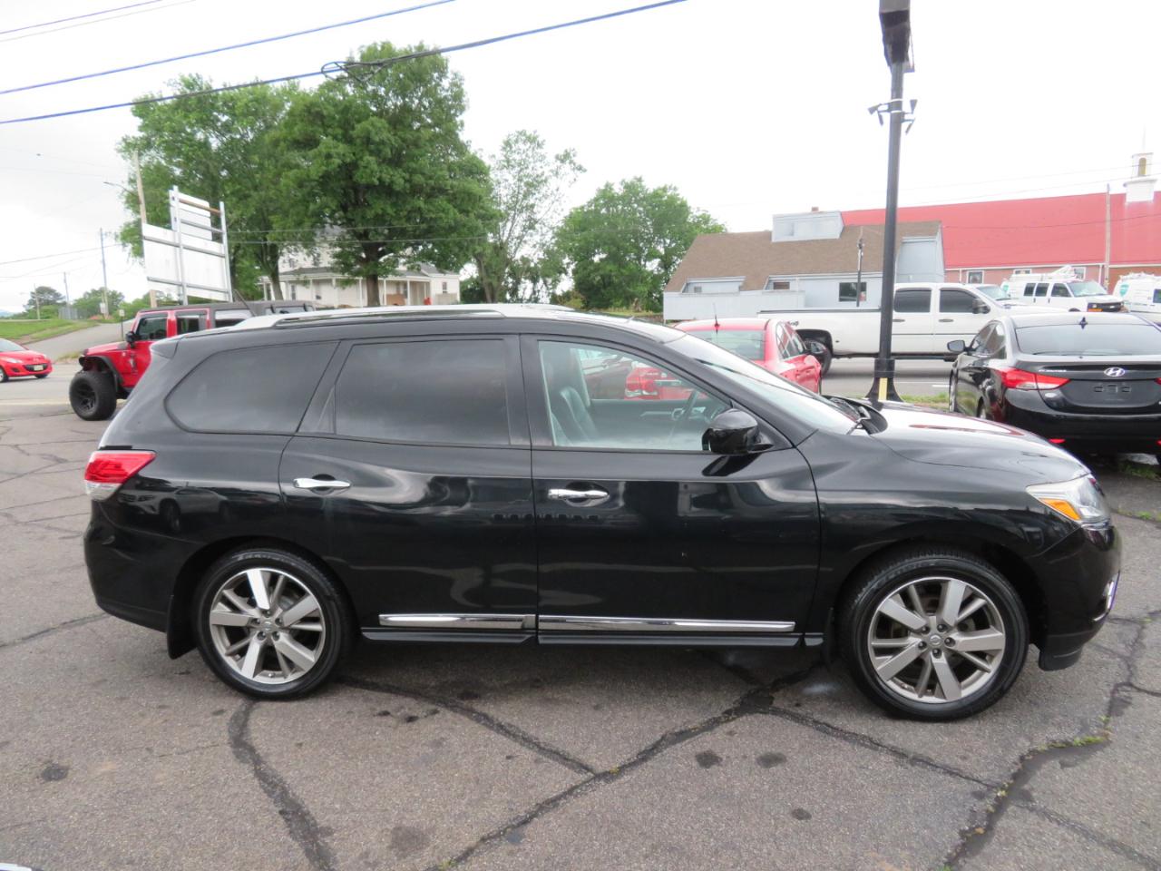 Nissan Pathfinder Platinum 4WD 2015