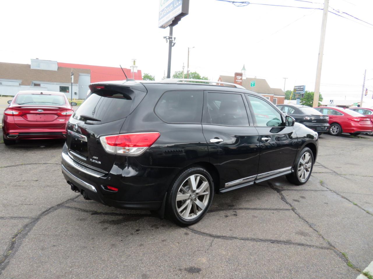 Nissan Pathfinder Platinum 4WD 2015