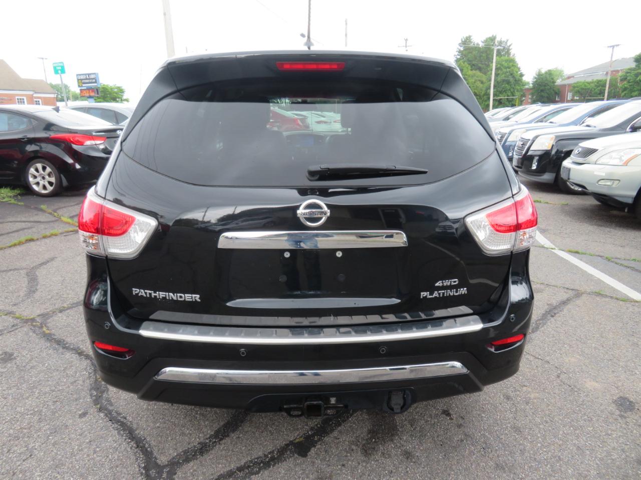 Nissan Pathfinder Platinum 4WD 2015