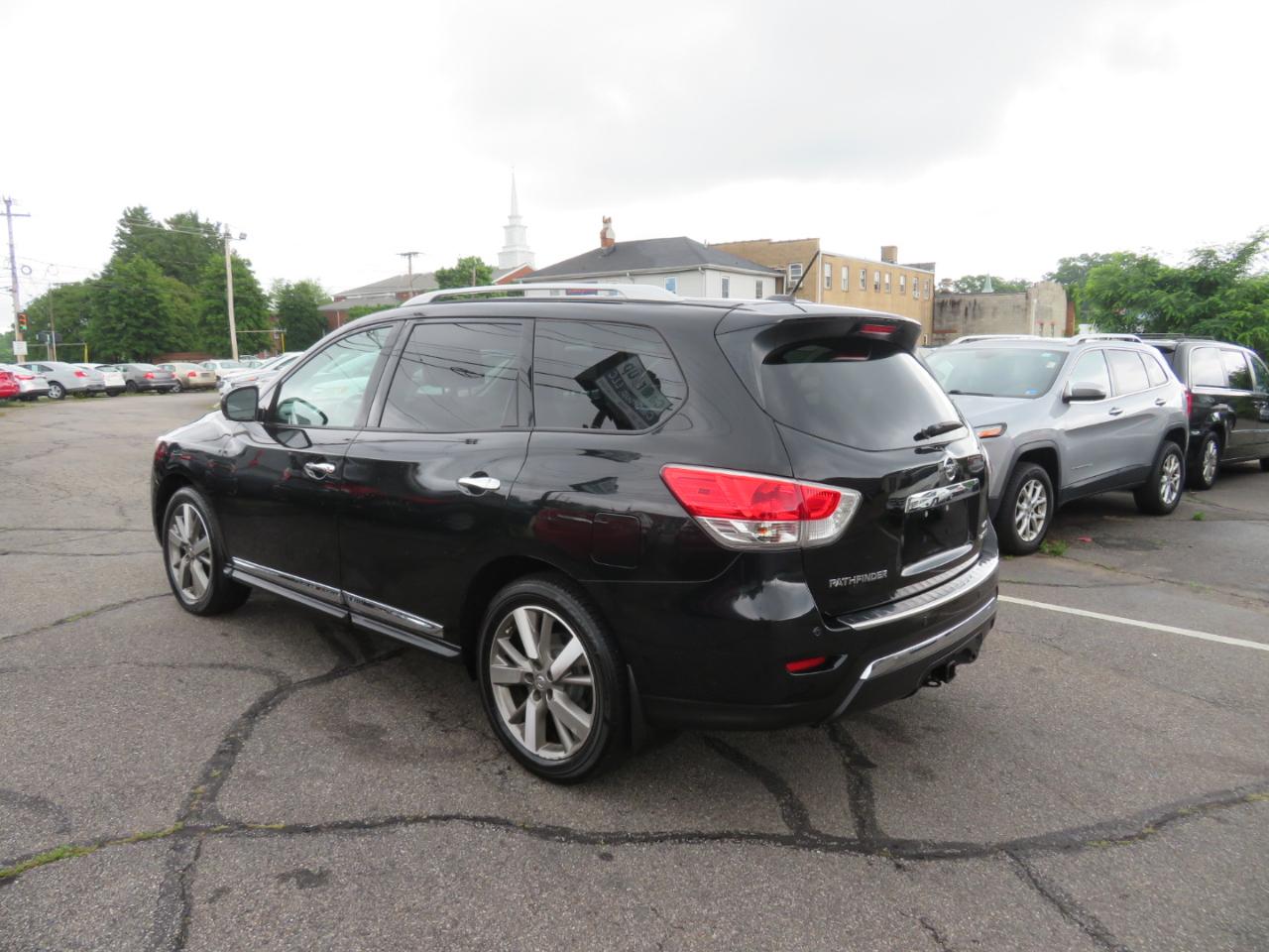 Nissan Pathfinder Platinum 4WD 2015