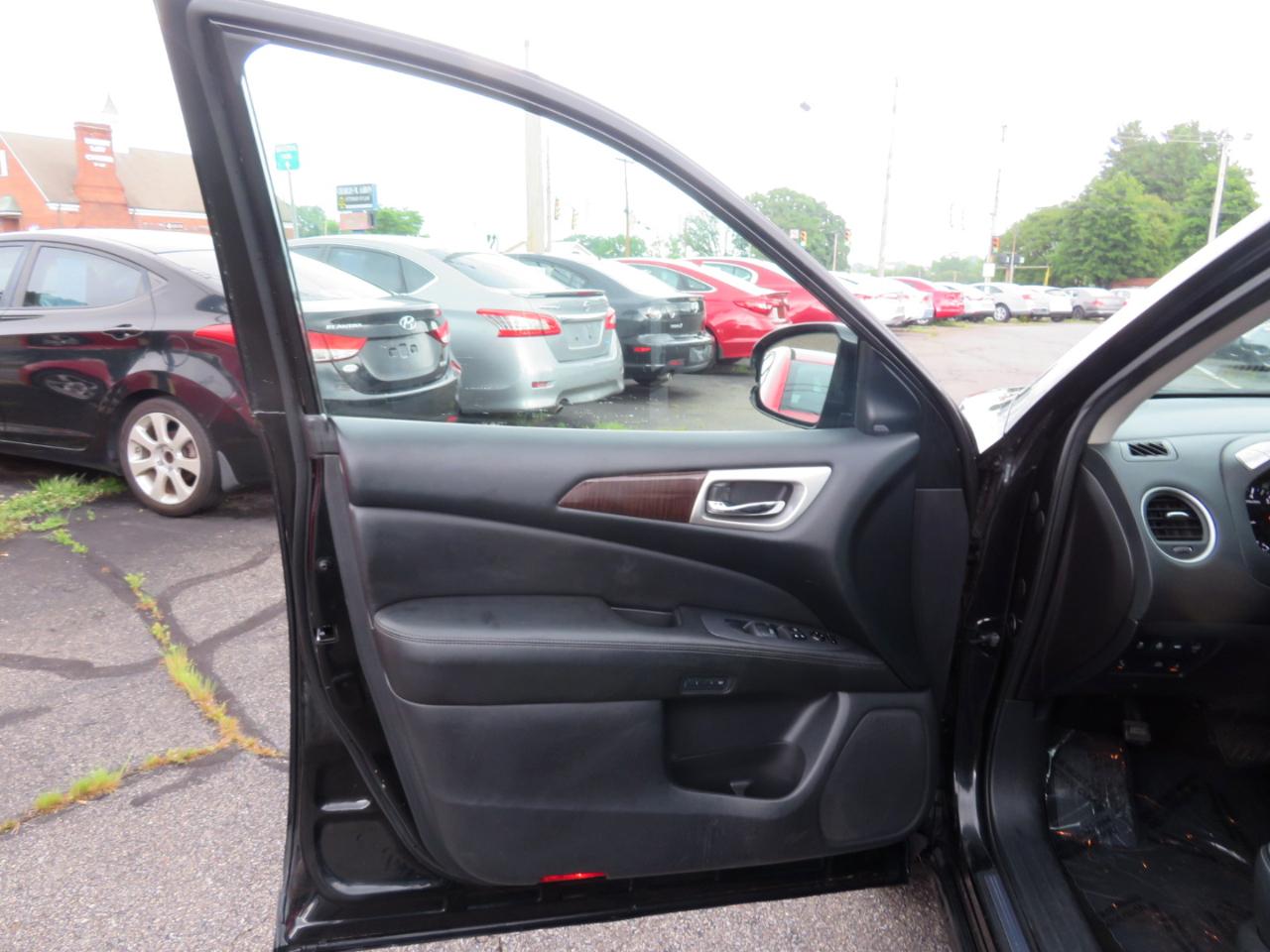 Nissan Pathfinder Platinum 4WD 2015