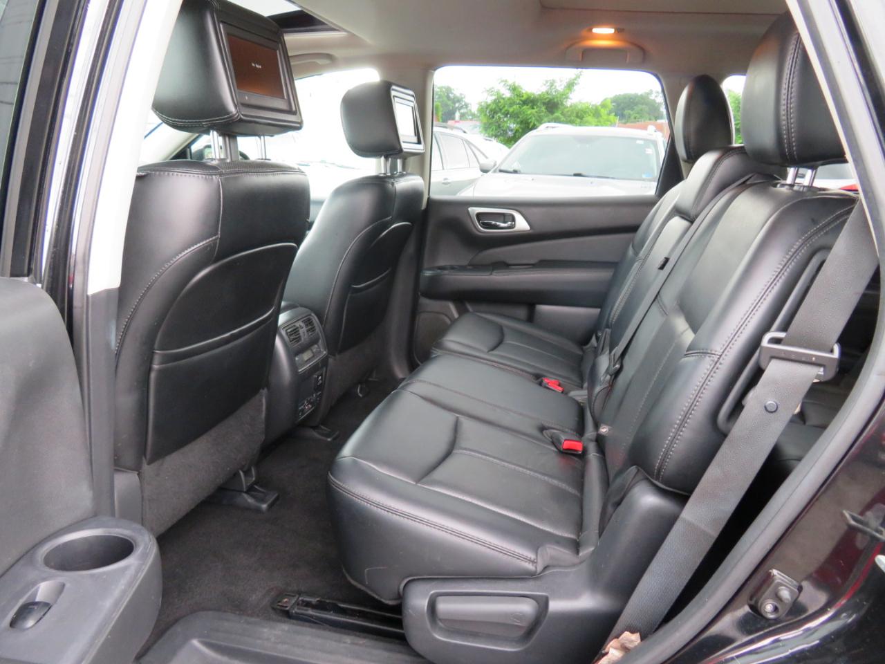Nissan Pathfinder Platinum 4WD 2015