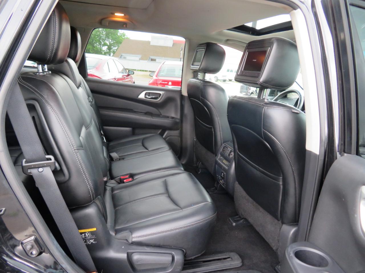 Nissan Pathfinder Platinum 4WD 2015