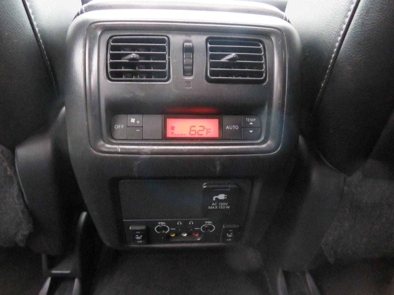 Nissan Pathfinder Platinum 4WD 2015