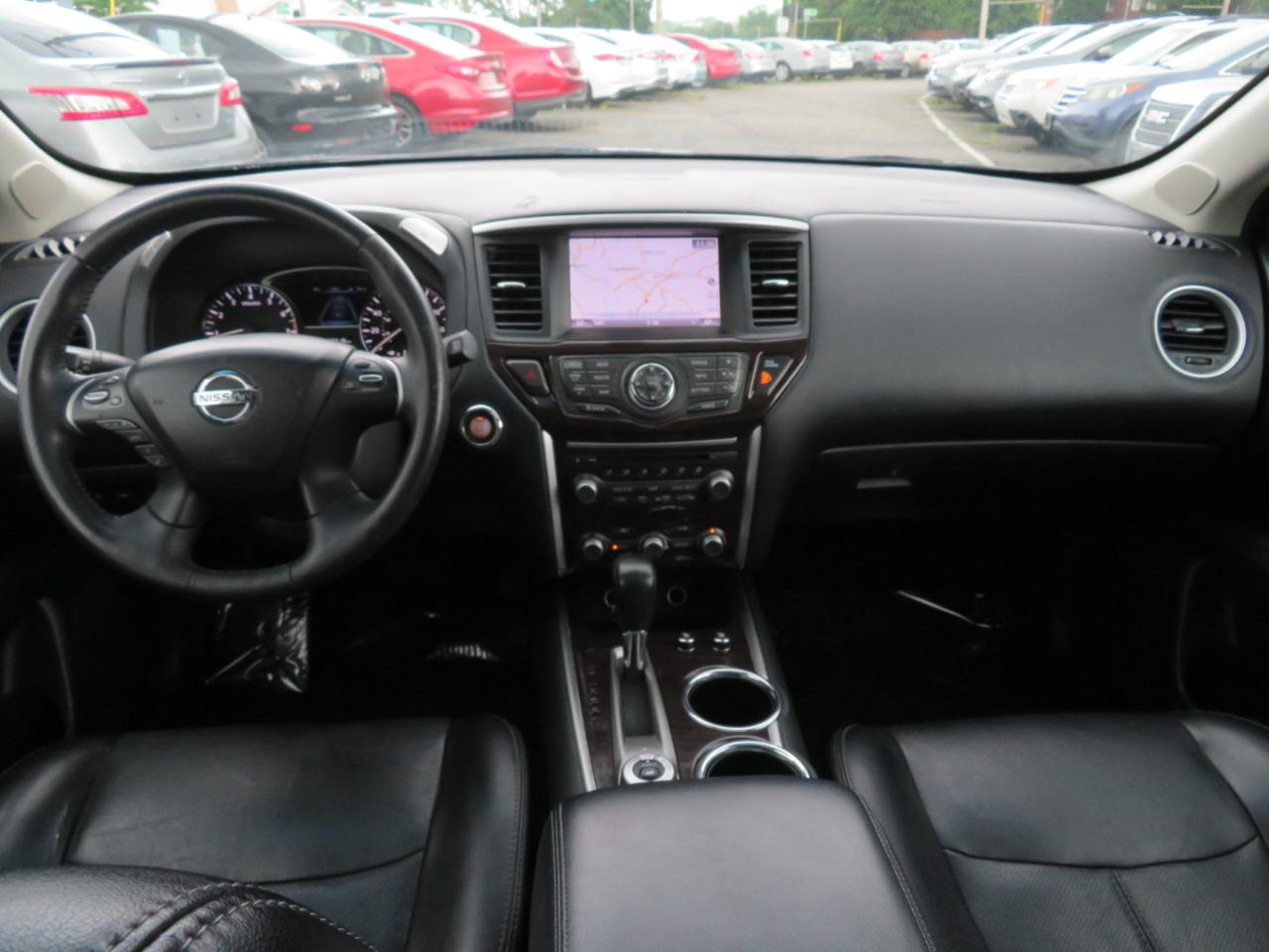 Nissan Pathfinder Platinum 4WD 2015