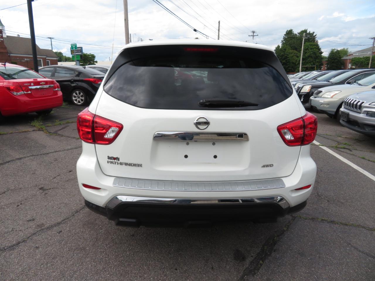 Nissan Pathfinder SV 4WD 2017