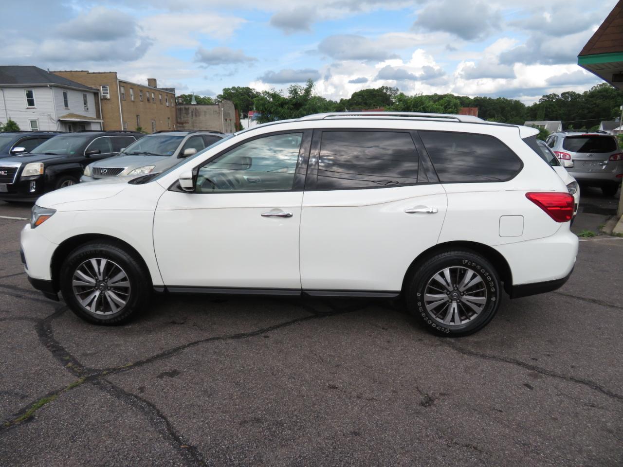 Nissan Pathfinder SV 4WD 2017