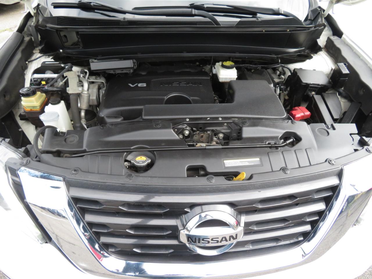 Nissan Pathfinder SV 4WD 2017