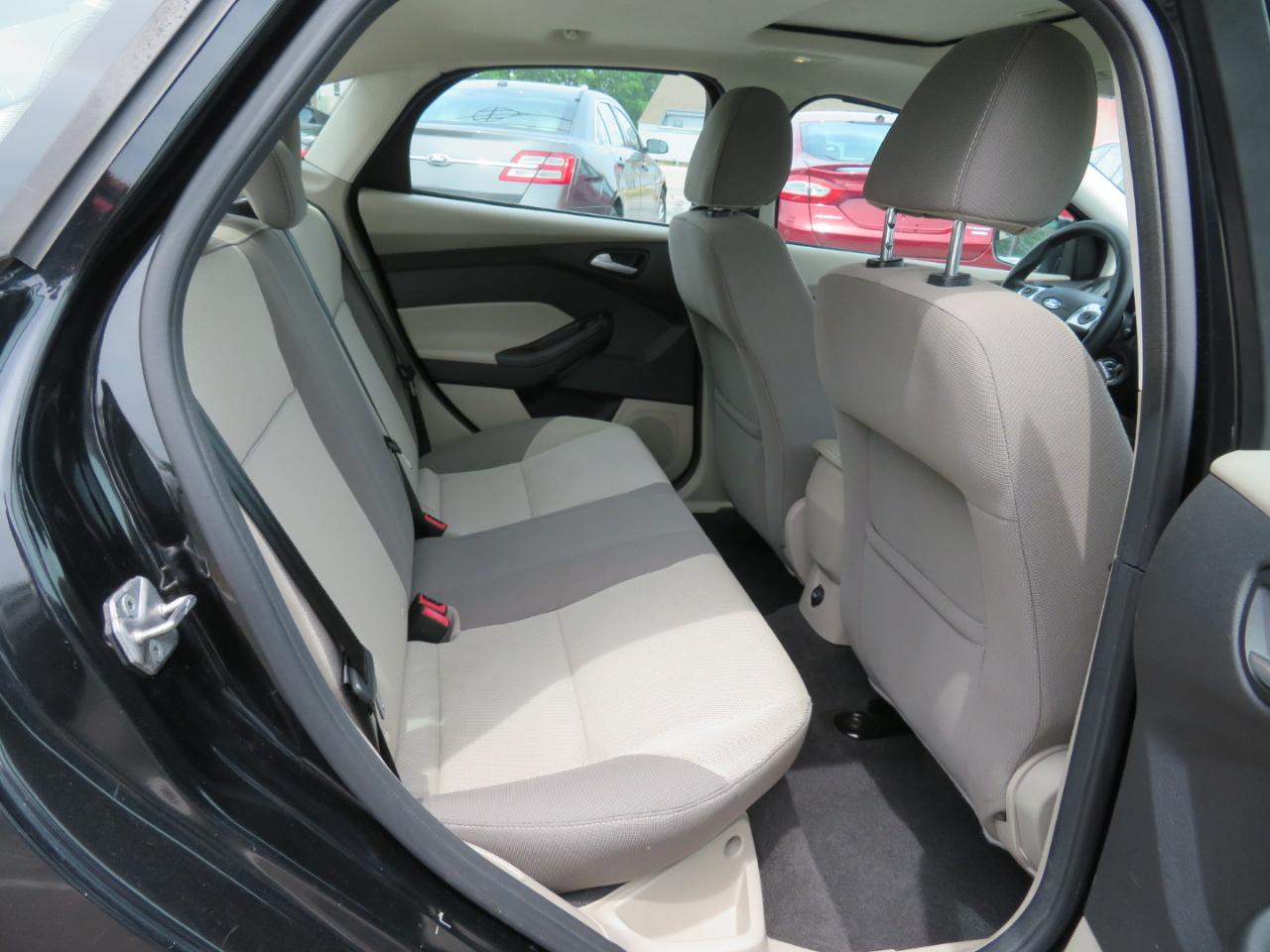 Ford Focus SE Sedan 2014