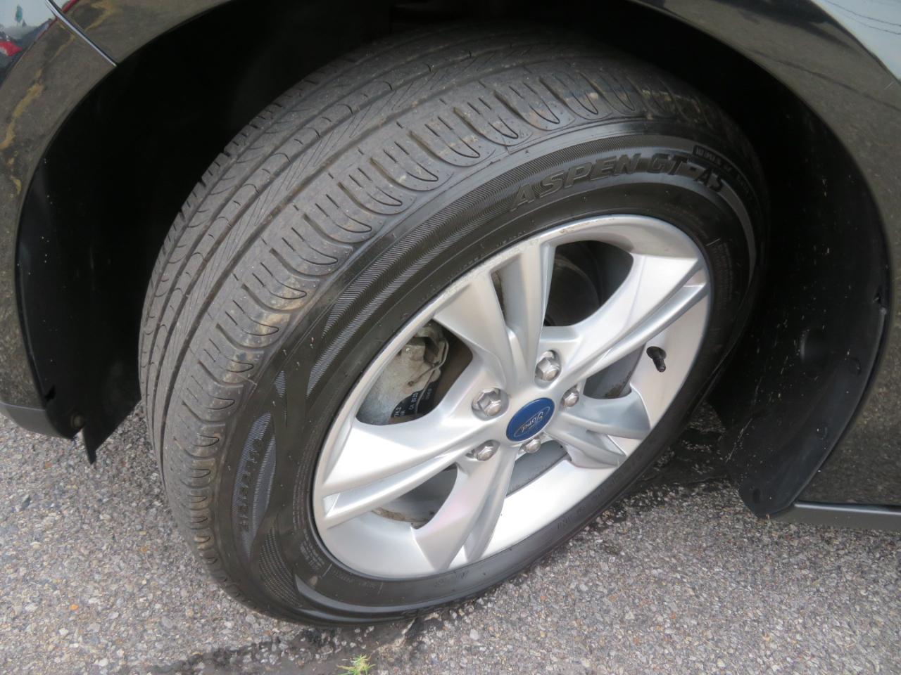 Ford Focus SE Sedan 2014