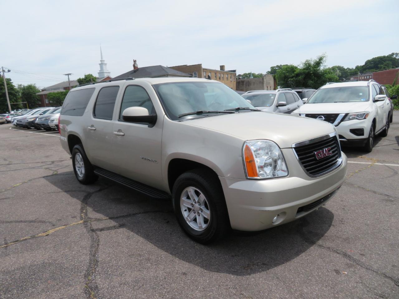 GMC Yukon XL SLT 1/2 Ton 4WD 2014