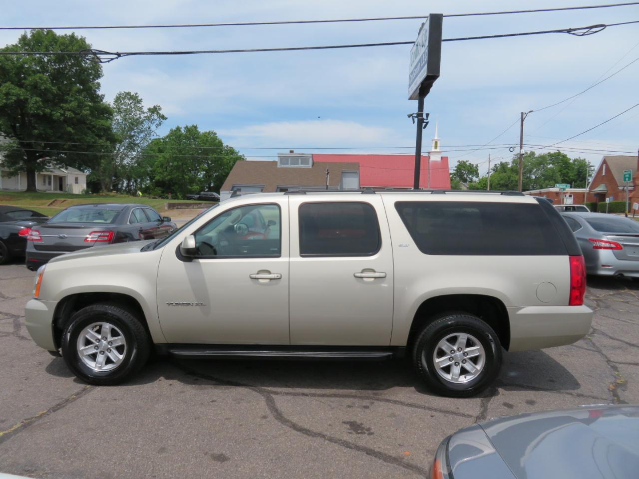 GMC Yukon XL SLT 1/2 Ton 4WD 2014