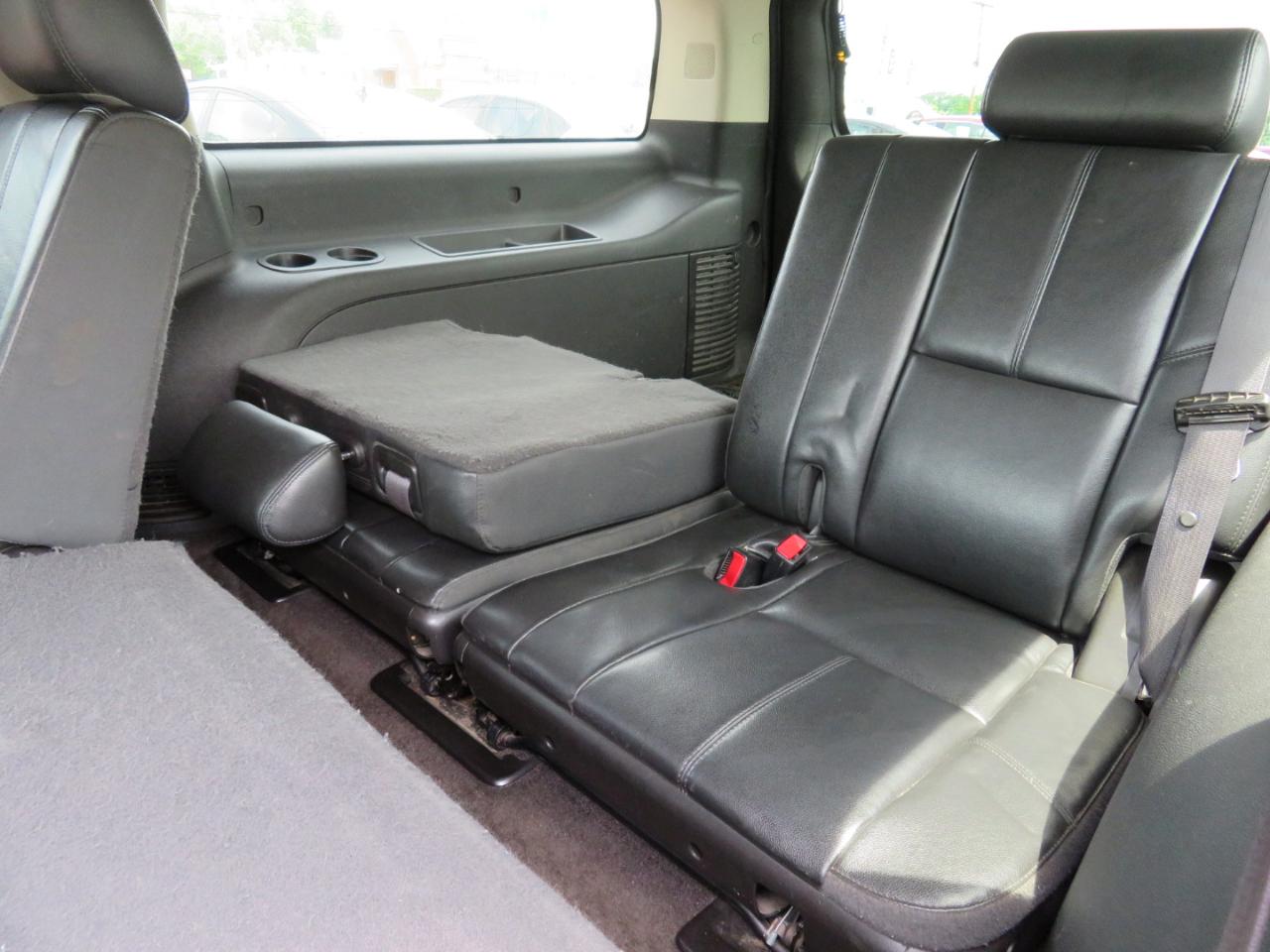 GMC Yukon XL SLT 1/2 Ton 4WD 2014