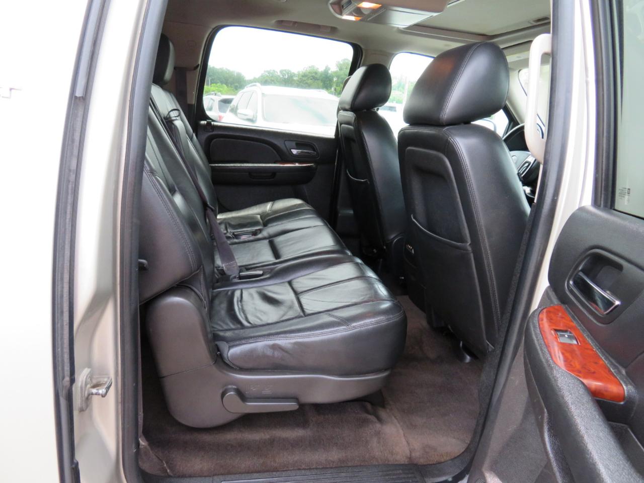 GMC Yukon XL SLT 1/2 Ton 4WD 2014