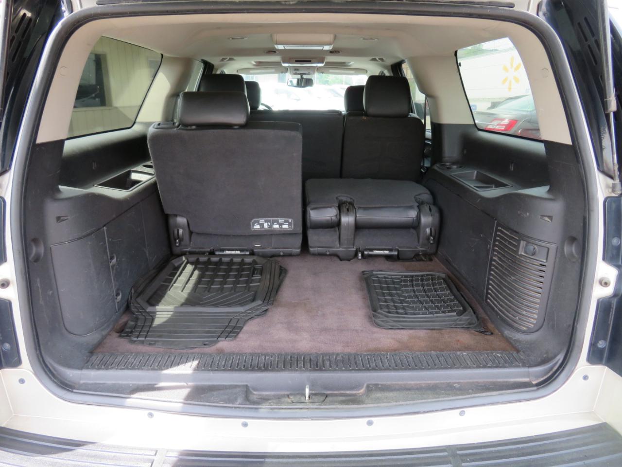 GMC Yukon XL SLT 1/2 Ton 4WD 2014