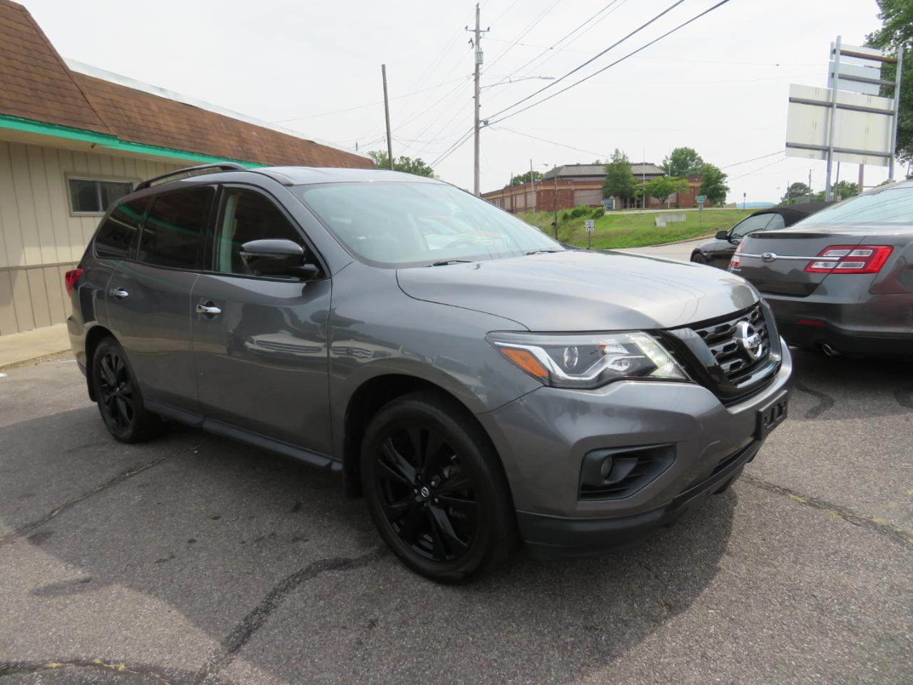 Nissan Pathfinder Platinum 4WD 2018