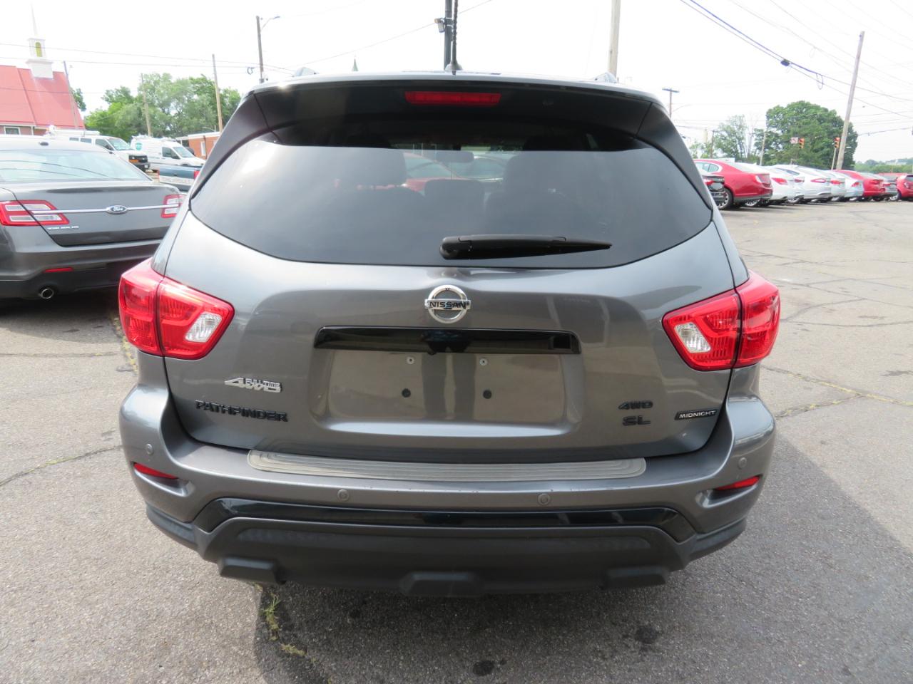 Nissan Pathfinder Platinum 4WD 2018