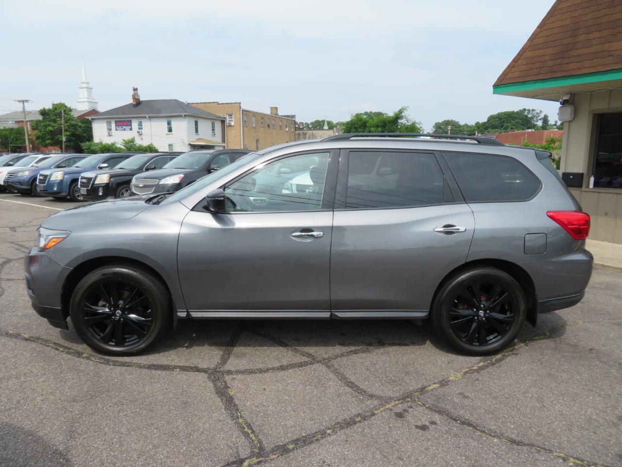 Nissan Pathfinder Platinum 4WD 2018