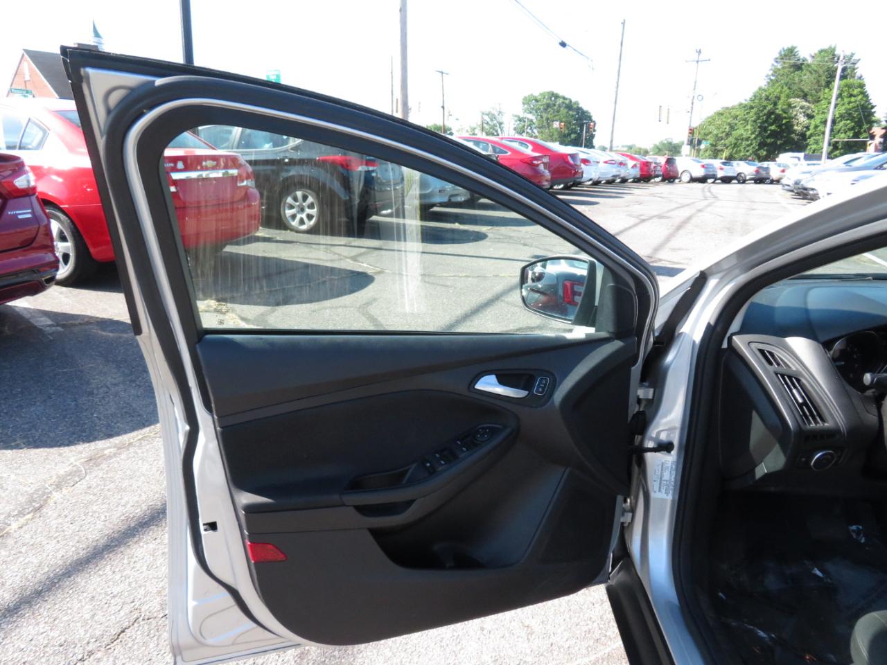 Ford Focus SE Hatch 2015