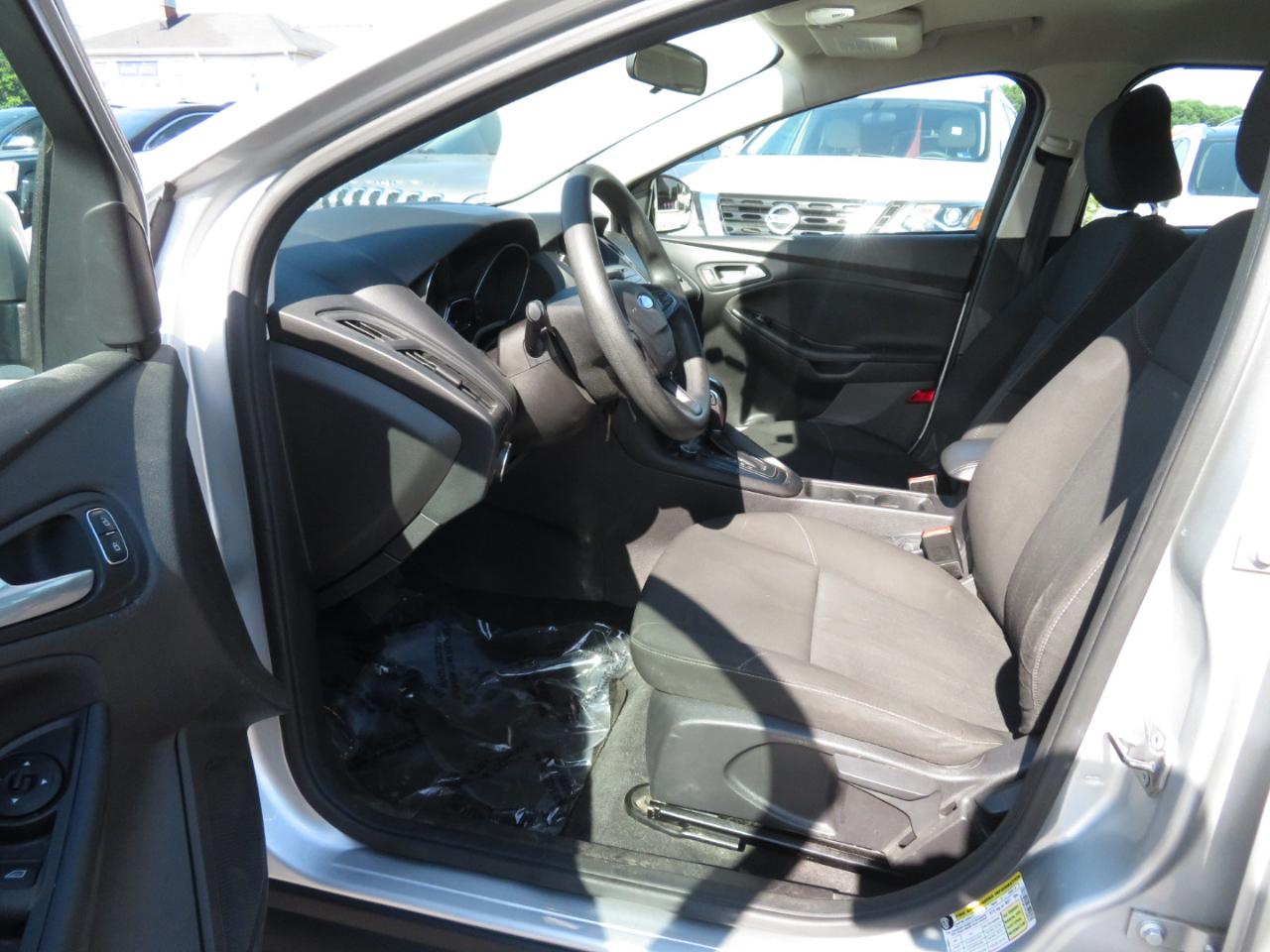Ford Focus SE Hatch 2015