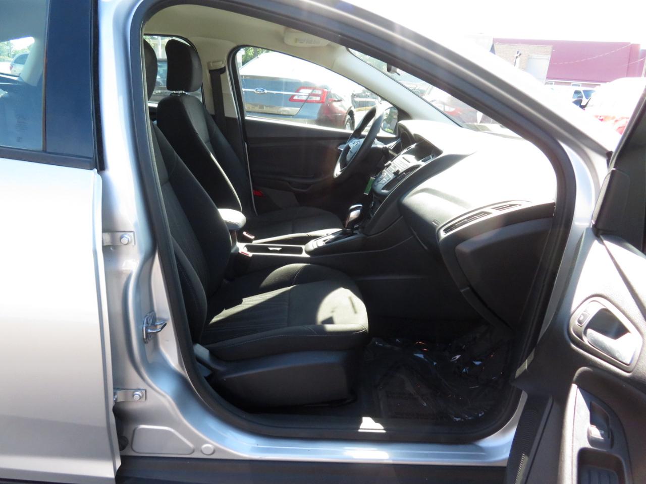 Ford Focus SE Hatch 2015