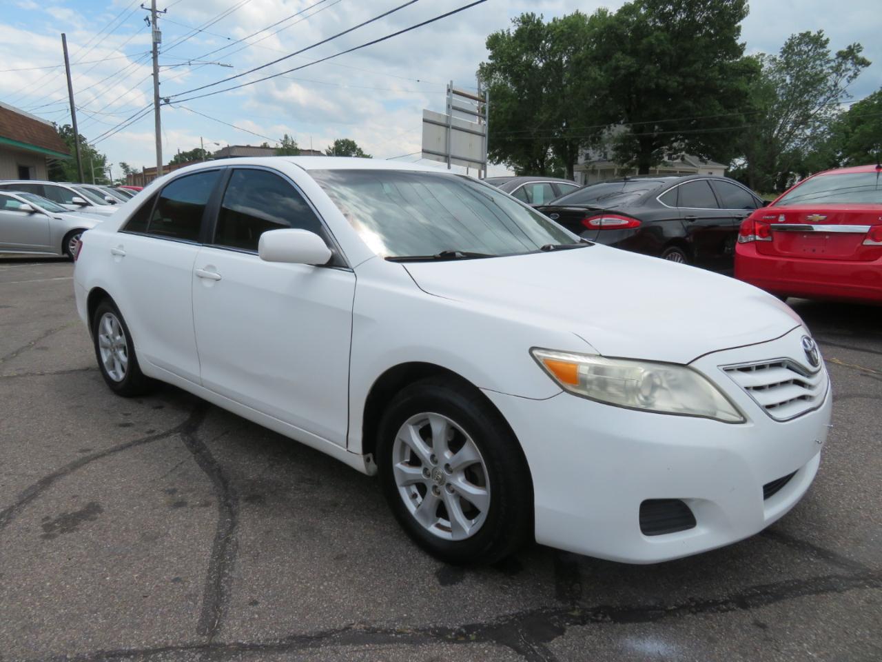Toyota Camry LE 6-Spd MT 2011
