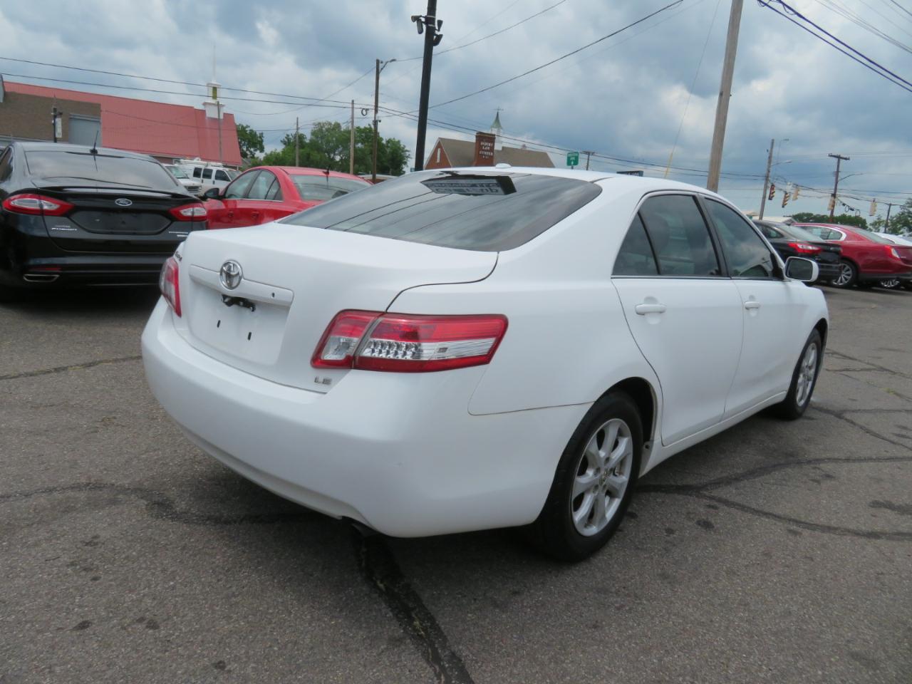 Toyota Camry LE 6-Spd MT 2011