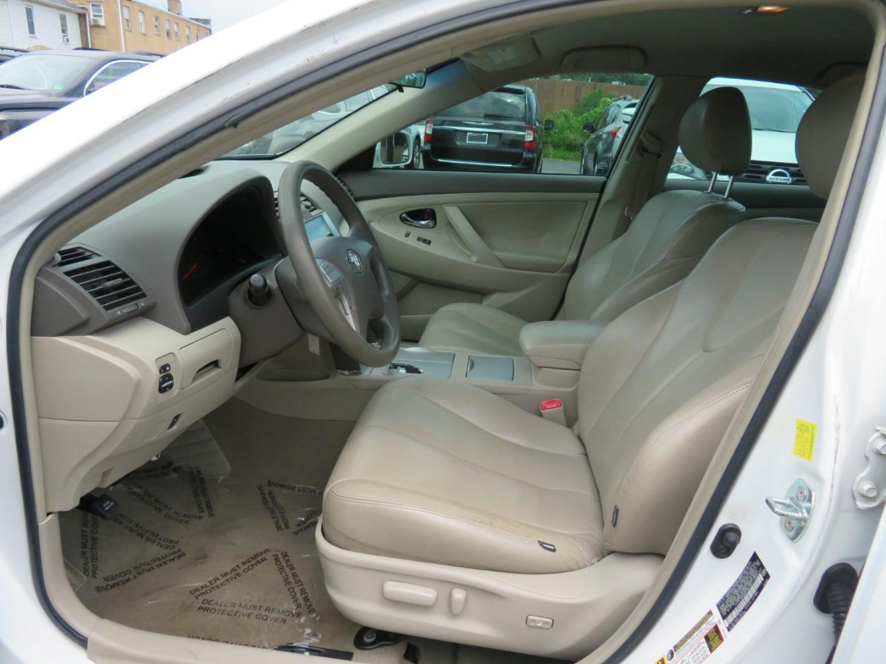 Toyota Camry LE 6-Spd MT 2011